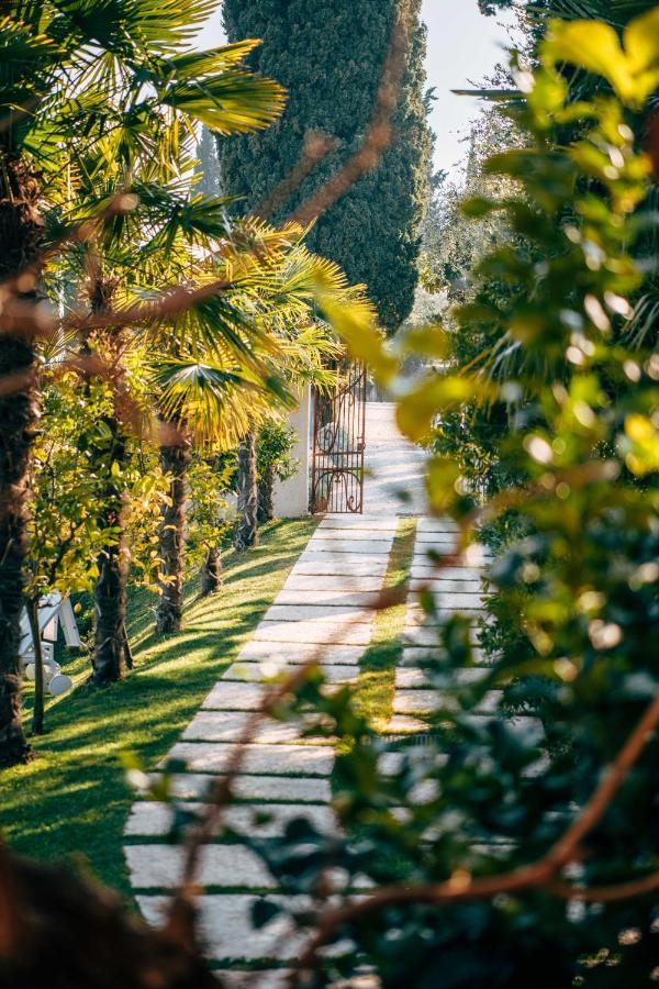 Вилла Borgo Il Mezzanino Сало Экстерьер фото